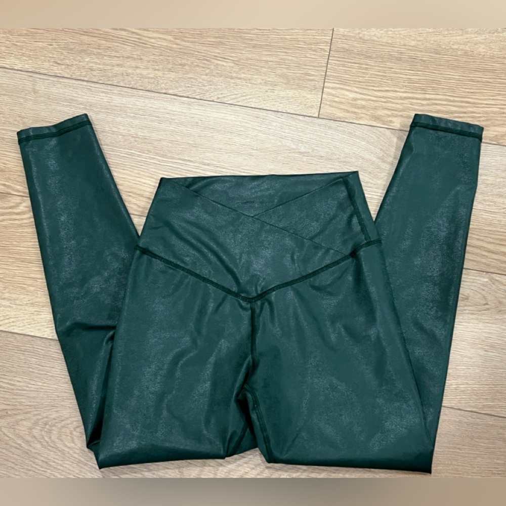 Offline Aerie Forest Green Shimmer Leggings Size Medium